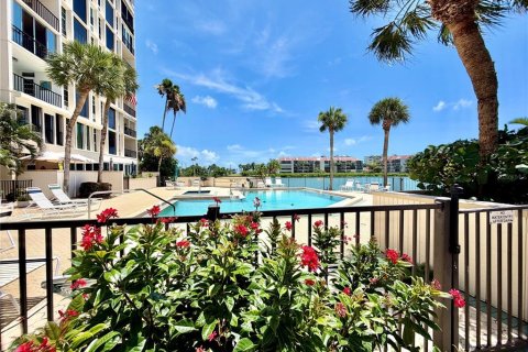 Condo in South Pasadena, Florida, 2 bedrooms № 2199202