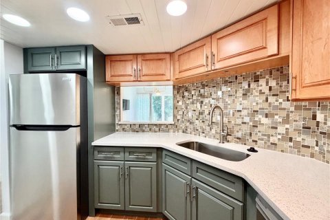Condo in South Pasadena, Florida, 2 bedrooms  № 2199202 - photo 5