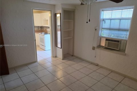 Снять в аренду квартиру в Сент-Луси, Флорида 1 спальня, № 1981800 - фото 11