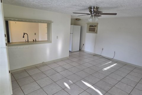 Снять в аренду квартиру в Сент-Луси, Флорида 1 спальня, № 1981800 - фото 7