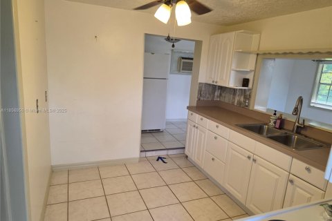 Снять в аренду квартиру в Сент-Луси, Флорида 1 спальня, № 1981800 - фото 4