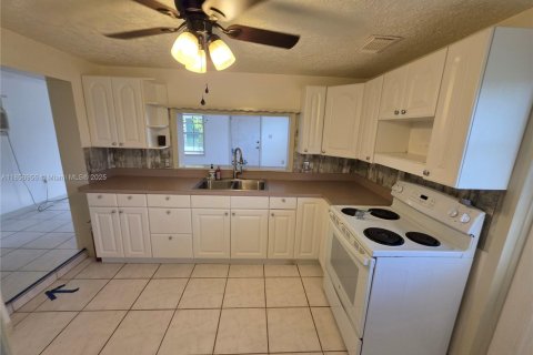 Снять в аренду квартиру в Сент-Луси, Флорида 1 спальня, № 1981800 - фото 2