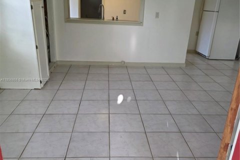 Снять в аренду квартиру в Сент-Луси, Флорида 1 спальня, № 1981800 - фото 8