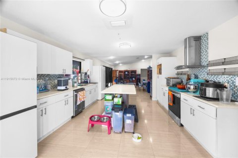 Villa ou maison à vendre à Coral Springs, Floride: 4 chambres, 234.02 m2 № 1971296 - photo 16