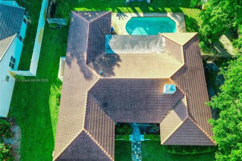 Villa ou maison à vendre à Coral Springs, Floride: 4 chambres, 234.02 m2 № 1971296 - photo 3