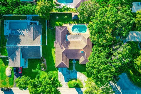 Villa ou maison à vendre à Coral Springs, Floride: 4 chambres, 234.02 m2 № 1971296 - photo 4