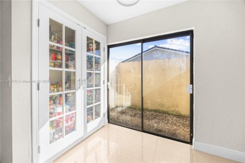 Villa ou maison à vendre à Coral Springs, Floride: 4 chambres, 234.02 m2 № 1971296 - photo 17