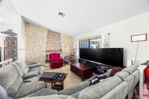 Villa ou maison à vendre à Coral Springs, Floride: 4 chambres, 234.02 m2 № 1971296 - photo 9