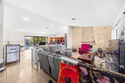 Villa ou maison à vendre à Coral Springs, Floride: 4 chambres, 234.02 m2 № 1971296 - photo 8