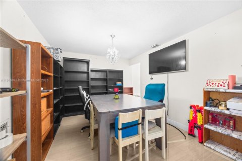 Villa ou maison à vendre à Coral Springs, Floride: 4 chambres, 234.02 m2 № 1971296 - photo 12