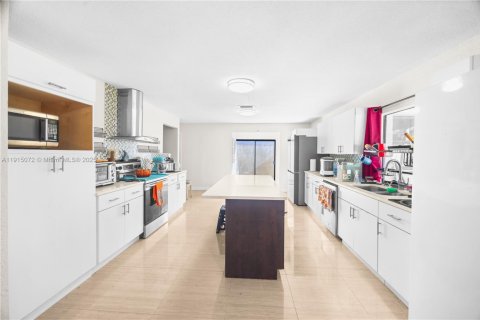 Villa ou maison à vendre à Coral Springs, Floride: 4 chambres, 234.02 m2 № 1971296 - photo 15