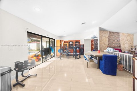 Villa ou maison à vendre à Coral Springs, Floride: 4 chambres, 234.02 m2 № 1971296 - photo 14