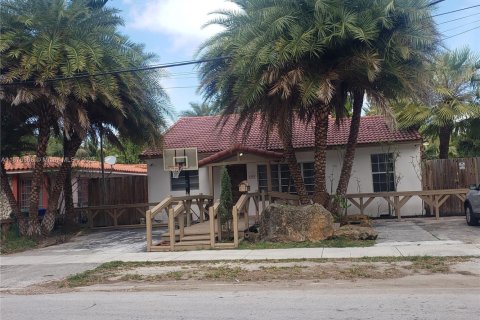 Снять в аренду виллу или дом в Майами, Флорида 5 спален, 210.33м2, № 1932900 - фото 1