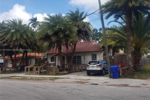 Снять в аренду виллу или дом в Майами, Флорида 5 спален, 210.33м2, № 1932900 - фото 2