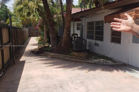 Снять в аренду виллу или дом в Майами, Флорида 5 спален, 210.33м2, № 1932900 - фото 4