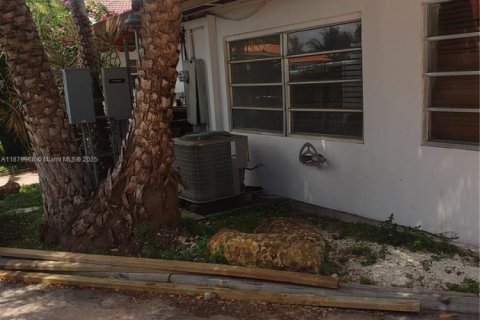 Снять в аренду виллу или дом в Майами, Флорида 5 спален, 210.33м2, № 1932900 - фото 3