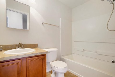 Townhouse in Brandon, Florida 3 bedrooms, 137.4 sq.m. № 2349878 - photo 22