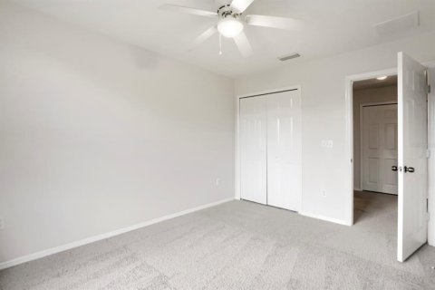 Townhouse in Brandon, Florida 3 bedrooms, 137.4 sq.m. № 2349878 - photo 16