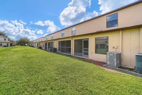 Townhouse in Brandon, Florida 3 bedrooms, 137.4 sq.m. № 2349878 - photo 26