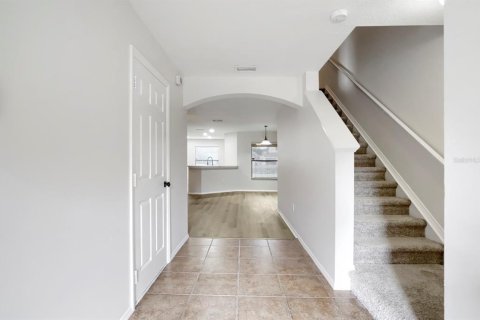 Townhouse in Brandon, Florida 3 bedrooms, 137.4 sq.m. № 2349878 - photo 5