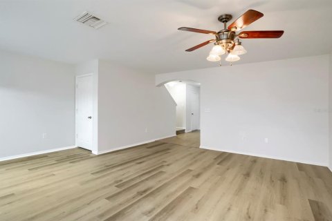 Townhouse in Brandon, Florida 3 bedrooms, 137.4 sq.m. № 2349878 - photo 7