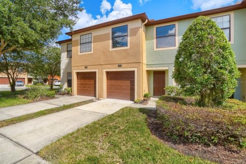 Townhouse in Brandon, Florida 3 bedrooms, 137.4 sq.m. № 2349878 - photo 3