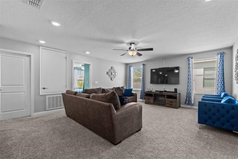 House in Saint Cloud, Florida 4 bedrooms, 276.66 sq.m. № 1848552 - photo 22