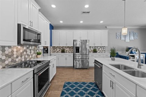 House in Saint Cloud, Florida 4 bedrooms, 276.66 sq.m. № 1848552 - photo 13