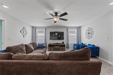 House in Saint Cloud, Florida 4 bedrooms, 276.66 sq.m. № 1848552 - photo 23