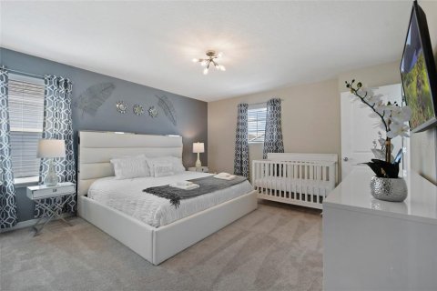 House in Davenport, Florida 6 bedrooms, 289.2 sq.m. № 2130374 - photo 27