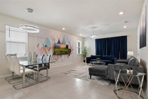House in Davenport, Florida 6 bedrooms, 289.2 sq.m. № 2130374 - photo 8