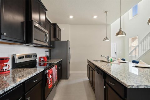 House in Davenport, Florida 6 bedrooms, 289.2 sq.m. № 2130374 - photo 6