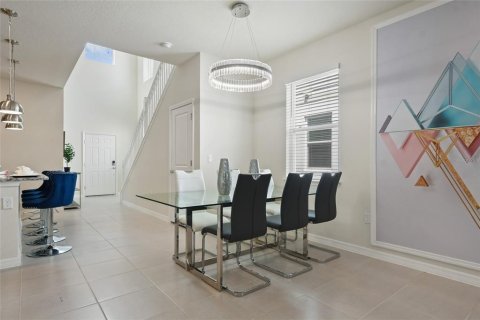 House in Davenport, Florida 6 bedrooms, 289.2 sq.m. № 2130374 - photo 10