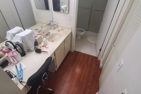 Condominio en venta en Pembroke Pines, Florida, 2 dormitorios, 93.09 m2 № 1701979 - foto 9