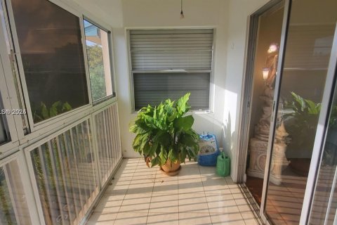 Condominio en venta en Pembroke Pines, Florida, 2 dormitorios, 93.09 m2 № 1701979 - foto 15