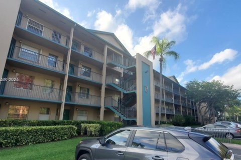 Condominio en venta en Pembroke Pines, Florida, 2 dormitorios, 93.09 m2 № 1701979 - foto 1