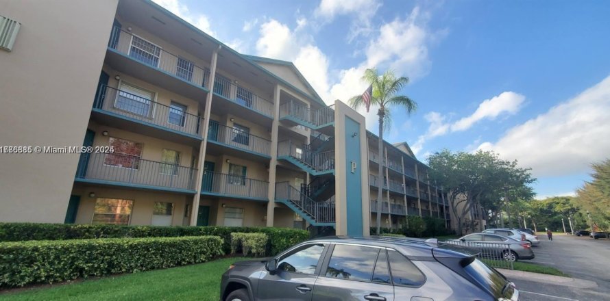 Condominio en Pembroke Pines, Florida, 2 dormitorios  № 1701979