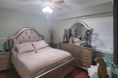 Condominio en venta en Pembroke Pines, Florida, 2 dormitorios, 93.09 m2 № 1701979 - foto 12