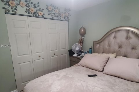Condominio en venta en Pembroke Pines, Florida, 2 dormitorios, 93.09 m2 № 1701979 - foto 11