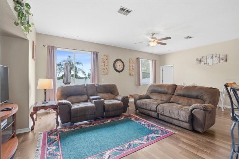 Casa en venta en Spring Hill, Florida, 4 dormitorios, 187.66 m2 № 2217913 - foto 8