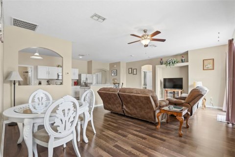 Casa en venta en Spring Hill, Florida, 4 dormitorios, 187.66 m2 № 2217913 - foto 17