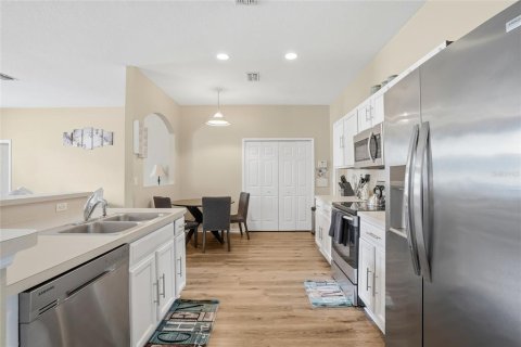 Casa en venta en Spring Hill, Florida, 4 dormitorios, 187.66 m2 № 2217913 - foto 15