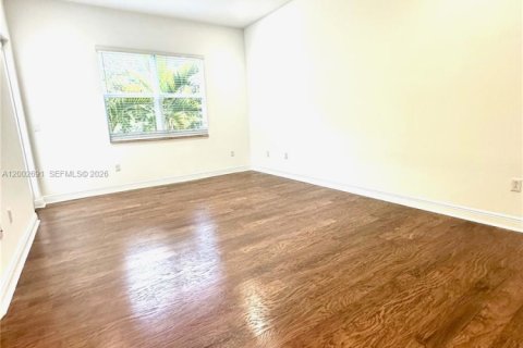 Townhouse in Pembroke Pines, Florida 3 bedrooms, 179.49 sq.m. № 2068246 - photo 5