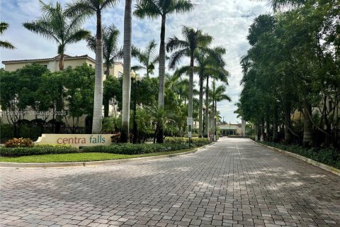 Townhouse in Pembroke Pines, Florida 3 bedrooms, 179.49 sq.m. № 2068246 - photo 7