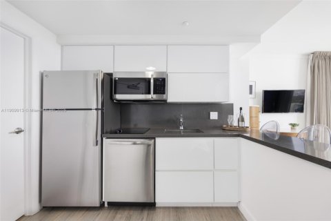 Condominio en venta en Miami, Florida, 1 dormitorio, 63.08 m2 № 2035661 - foto 8