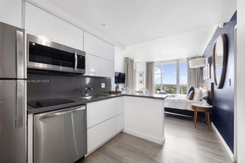 Condominio en venta en Miami, Florida, 1 dormitorio, 63.08 m2 № 2035661 - foto 6