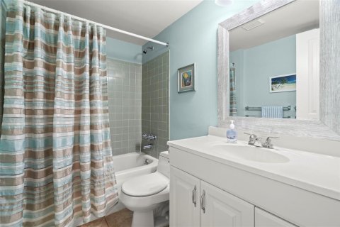 Condo in Seminole, Florida, 2 bedrooms  № 1755024 - photo 22