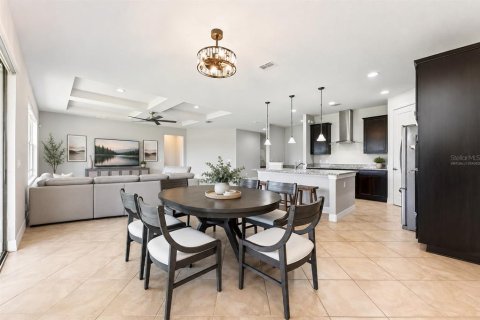 House in Orlando, Florida 4 bedrooms, 226.87 sq.m. № 2195959 - photo 8