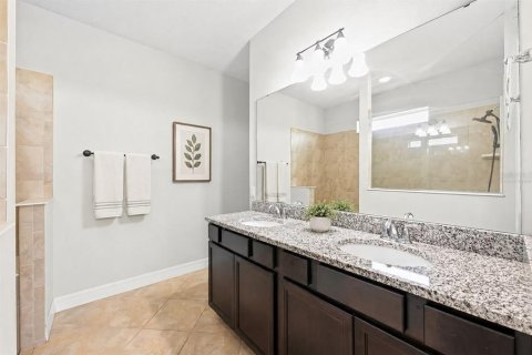 House in Orlando, Florida 4 bedrooms, 226.87 sq.m. № 2195959 - photo 16