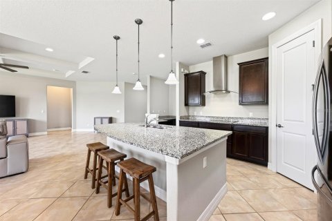 House in Orlando, Florida 4 bedrooms, 226.87 sq.m. № 2195959 - photo 10